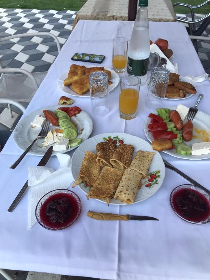 Hotel Vila Cano Durrës Esterno foto