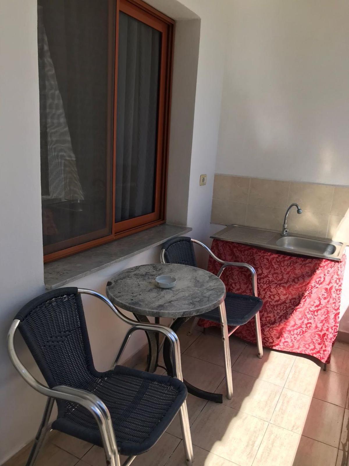 Hotel Vila Cano Durrës Esterno foto