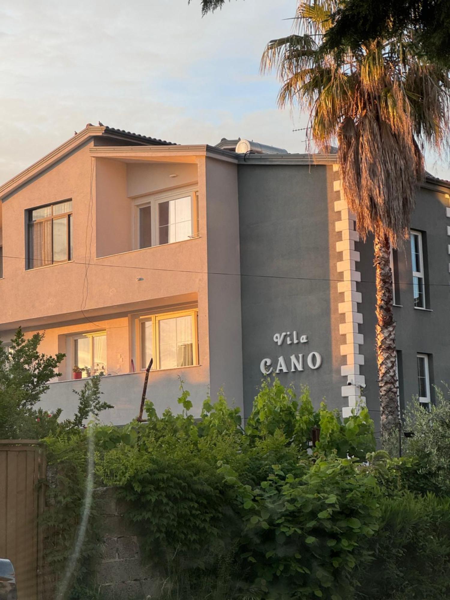 Hotel Vila Cano Durrës Esterno foto