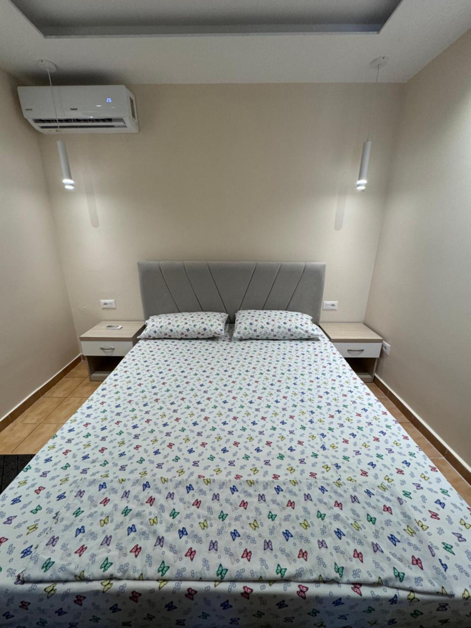 Hotel Vila Cano Durrës Esterno foto